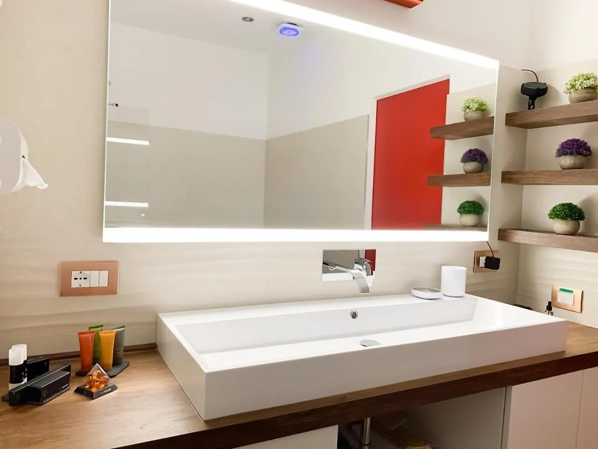 HomeSuite sul Lago Sarnico Italia